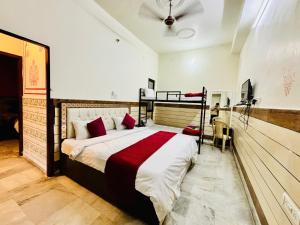 Hotel Royal Pinkcity
