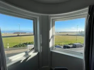 Overlooking the sea - Spacious apartment - 利特尔