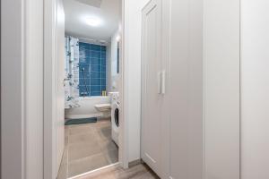 TOL26 Chic studio apt in new building