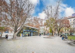 TOL26 Chic studio apt in new building