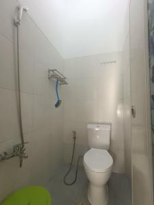 Kamar Kost AC Luas Tengah Kota