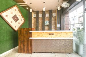 OYO 77326 Hotel Royal View