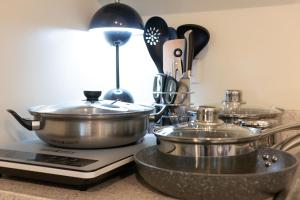 NEW and COZY! Good for 1-5 Guests, 1BR, free Pool & Gym, Kids Place and Billard in Horizon 101