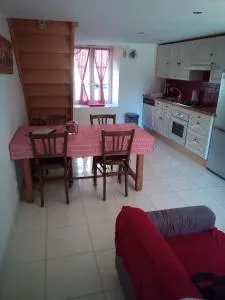 L'OASIS maisonnette centre ville 3 chambres terrasse espace vert privé parc sainte croix center parc 20 minutes - 萨尔堡