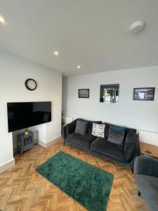 Superb 2 Bedroom Sea View Flat