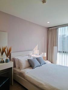 Modern Condo in Nimman P605 by Pimolplace