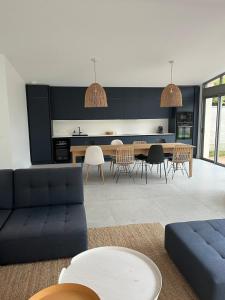 Maisons de vacances Magnifique villa a deux pas de la plage : photos des chambres