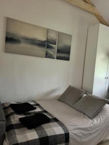 VILLA INBAR - Village house on the river