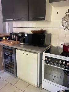 Maisons d'hotes Domaine Spa Perret-Au Calme-Chateau ArtDeco MasterSuite B&B et-ou Gite de Charme-A3Mn Giverny-Jardins Monet-Le Vexin-Piscine Ete-Parc 3Ha-Aire Enfants-PingPong-Options Diner-Billard-Massage-Yoga-Coaching-Fitness-Sauna-Hammam-Promo 2Nuits 1HJacuzzi Offerte : photos des chambres