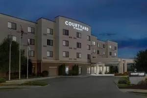 Courtyard by Marriott Salisbury - Pooletown