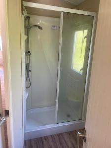 Campings Mobil home au bord de la mer, vue sur la mer camping de la falaise a Equihen-Plage : photos des chambres