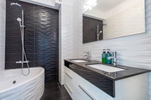 Modern Sea View Apartment on Promenade des Anglais