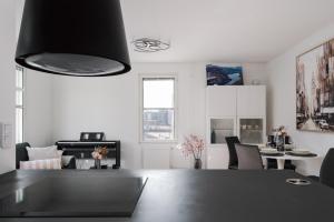 1BR City Apartment with Balcony Next to the Sea