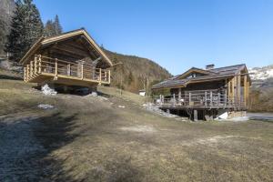 Chalets Chalet L'Oratoire & Mazot - Renovated Historic Chalet - Huge Garden & Separate Cabin for 2 : photos des chambres