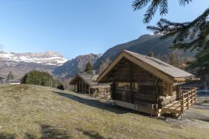 Chalet LOratoire & Mazot - Renovated Historic Chalet - Huge Garden & Separate Cabin for 2