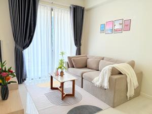 2 Bedroom River View Gym &Pool at Masteri An Phu