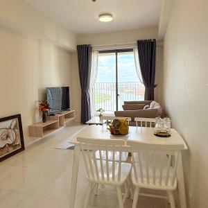 2 Bedroom River View Gym &Pool at Masteri An Phu