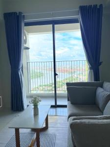 2 Bedroom River View Gym &Pool at Masteri An Phu