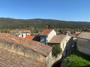 Maisons de vacances Gite lumineux avec jardin, vue sur Peyrepertuse : photos des chambres