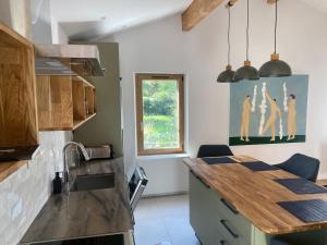 Maisons de vacances Gite lumineux avec jardin, vue sur Peyrepertuse : photos des chambres