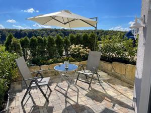 Sonnige Südwohnung mit Terrasse, Badesee