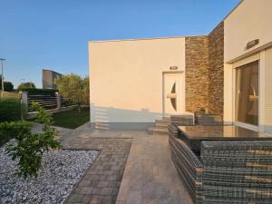 NEW! Villa With Heated Pool in Umag