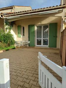 Evasion à Meschers Piscine Plage Tennis Famille