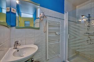 Maisons de vacances MAISON AU COEUR DU VILLAGE : photos des chambres