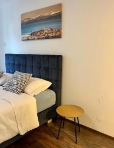 Summer house with terrace and free private parking