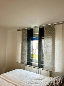 Summer house with terrace and free private parking