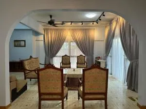 Azak Residence Homestay - 波德申