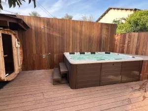 The White House - 兹奇隆亚科夫