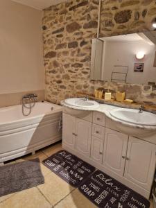 Maisons de vacances Petite maison au coeur du village : photos des chambres