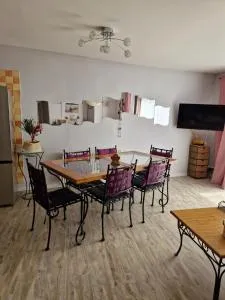 Petite maison au cœur du village - Cazedarnes