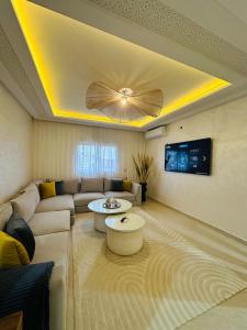 Elegant 2 Bedrooms with Pool & Wi-Fi Marrakech