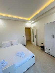 Elegant 2 Bedrooms with Pool & Wi-Fi Marrakech