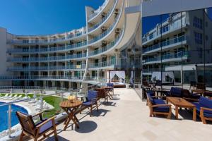 Beach Front Luxurious Two Bedroom Apartment