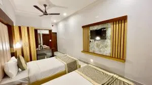 PREMIUM Swimming Pool Hotel Lagoon-Near Sea Beach- Luxury & Spacious Room With BREAKFAST - Near Temple with Prime Location wifi- Lift and Parking Facilities - Angul