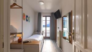 Single Room with Lake View