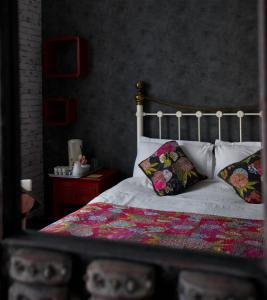 Double Room with Private Bathroom room in The Gallery