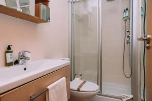 Encantador al lado del mar by CABANA Rentals