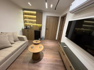 سويت فندقي فاخر 5 نجوم في المهندسين 12b Luxury suite