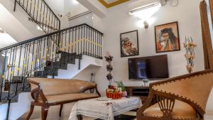Bumblebee Villa-3BHK Private Pool-Caretaker, WiFi