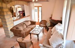 Divine Stone House - 卡利维亚索里库