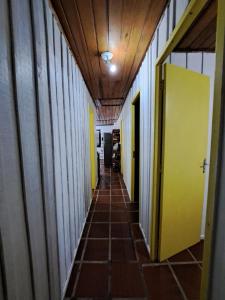 Casa com Piscina, Churrasqueira e Quadra de Vôlei!