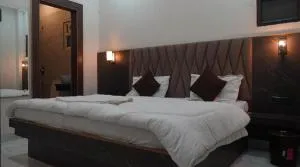 Hotel Radhika's Inn - Gokul