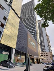 Fully Furnished 1 Bedroom Condo - Fame Residences, Tower 2
