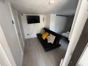 Swansea Studio Flat, 1-Bedroom, Central