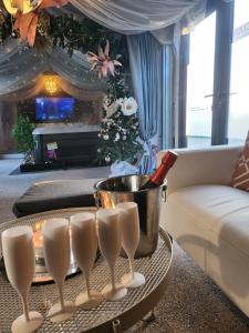 ADULT ONLY relax escape apartment hottub