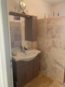 Maisons de vacances Private house, 3 bdr, heated pool & pool house : photos des chambres